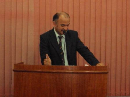 Vereador Valmir homenageia jornalistas