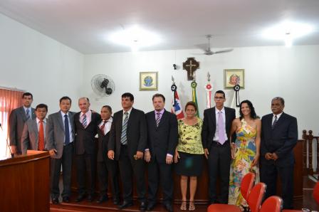 Vereadores tomam posse para a legislatura 2013-2016